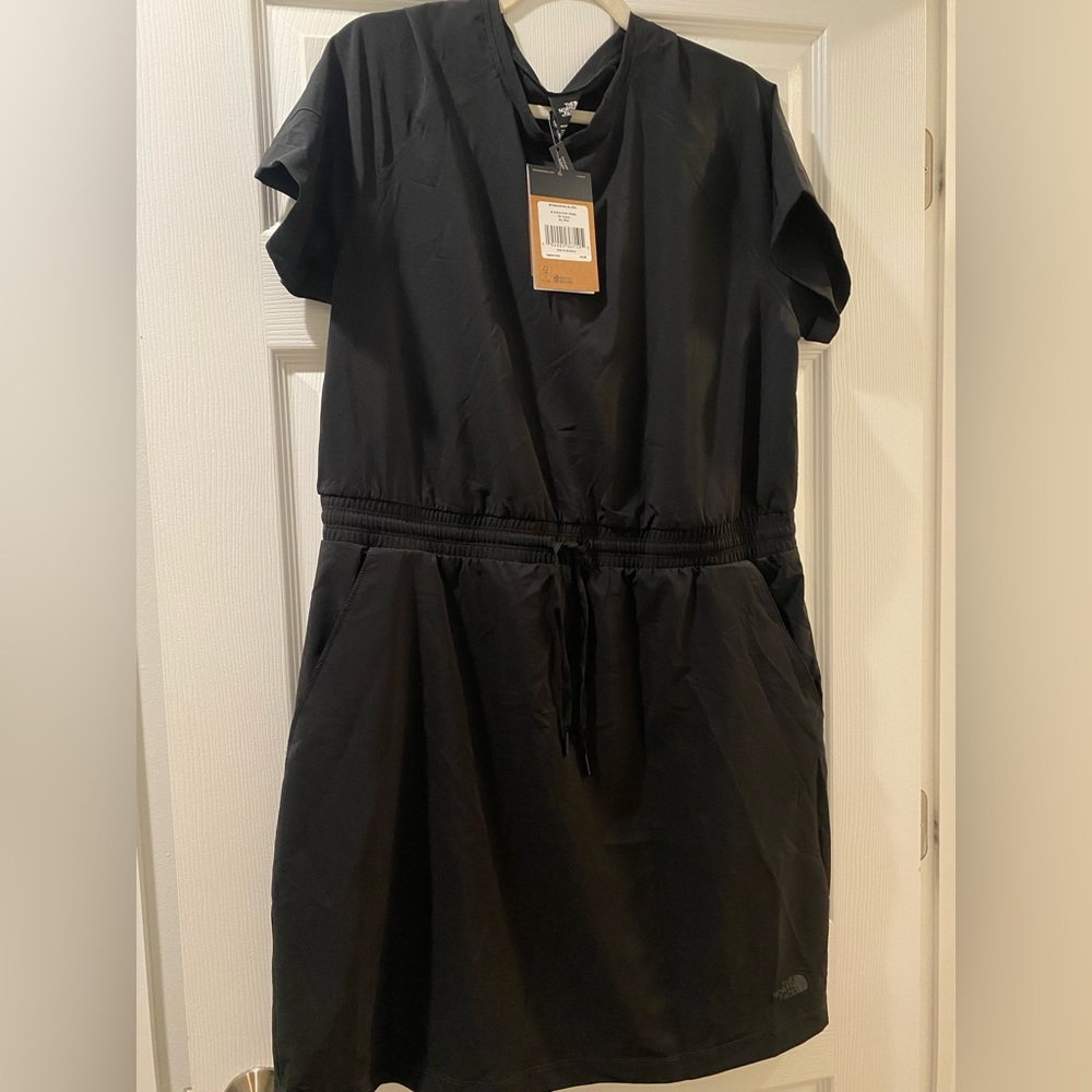 The north face never stop dress size XL NEW
